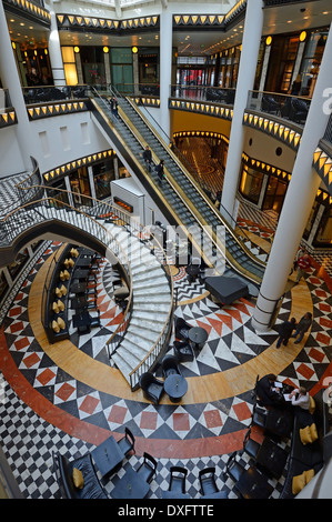 Quartier 206, edle Abteilung Datenverwaltung, Friedrichstraße, Berlin, Deutschland Stockfoto