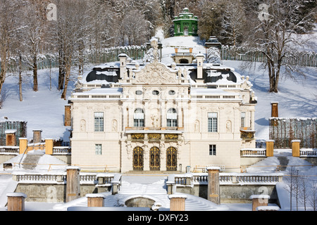 Schloss Linderhof im Winter, in der Nähe von Oberammergau, Bayern, Deutschland Stockfoto