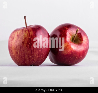 Rosige rote Äpfel Stockfoto