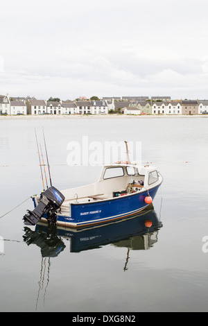 Kleines Fischerboot in Bucht von Port Ellen, Isle of Islay, Inneren Hebriden, Schottland Stockfoto