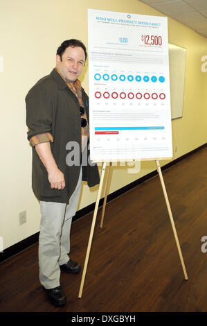 Schauspieler Jason Alexander schließt sich Obama For America Florida für Medicare Rundtisch mit lokalen Senioren an der Mae Volen Center Boc Stockfoto
