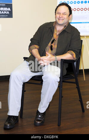 Schauspieler Jason Alexander schließt sich Obama For America Florida für Medicare Rundtisch mit lokalen Senioren an der Mae Volen Center Boc Stockfoto