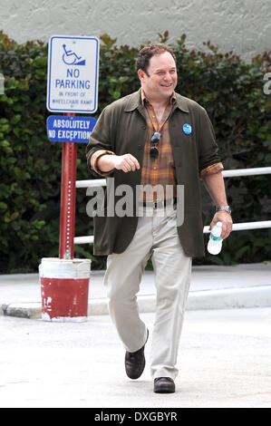 Schauspieler Jason Alexander schließt sich Obama For America Florida für Medicare Rundtisch mit lokalen Senioren an der Mae Volen Center Boc Stockfoto