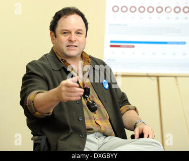 Schauspieler Jason Alexander schließt sich Obama For America Florida für Medicare Rundtisch mit lokalen Senioren an der Mae Volen Center Boc Stockfoto