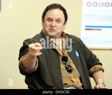 Schauspieler Jason Alexander schließt sich Obama For America Florida für Medicare Rundtisch mit lokalen Senioren an der Mae Volen Center Boc Stockfoto