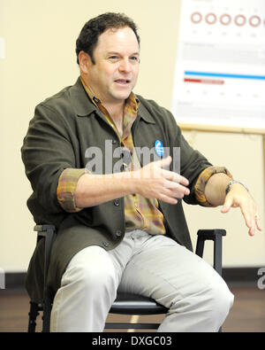 Schauspieler Jason Alexander schließt sich Obama For America Florida für Medicare Rundtisch mit lokalen Senioren an der Mae Volen Center Boc Stockfoto