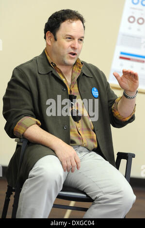 Schauspieler Jason Alexander schließt sich Obama For America Florida für Medicare Rundtisch mit lokalen Senioren an der Mae Volen Center Boc Stockfoto