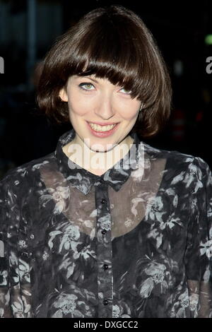 Elena Tonra Tochter "The Late Show with David Letterman" statt auf dem Ed Sullivan Theater – Ankünfte Featuring: Elena Tonra Stockfoto