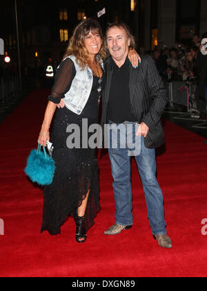 John Coghlan und Frau Hallo Quo - UK Film Premiere - Arrivals London, England - 22.10.12 Featuring: John Coghlan und Frau wo Stockfoto