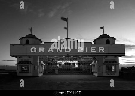 Der viktorianische Pier in der Nacht, Weston Super Mare Stadt, Kanal von Bristol, Somerset County, England, UK Stockfoto