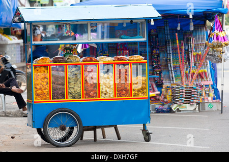 Street Food Cart in Nagoya, Batam, Indonesien Stockfoto