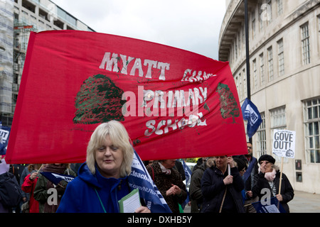 Lehrer streikten aus Protest gegen Kürzungen der Regierung ihre Renten. Stockfoto