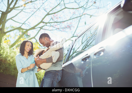 Glückliche Familie Auto Stockfoto