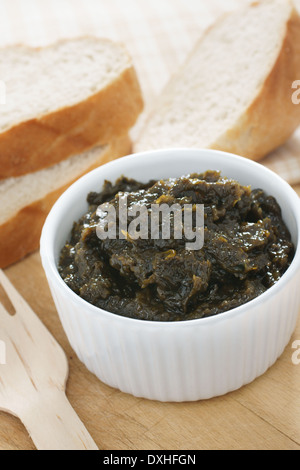 Laverbread eine traditionelle walisische Delikatesse aus Laver oder Algen hergestellt Stockfoto