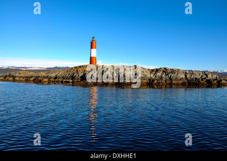 Der Leuchtturm von Ushuaia auf einer Insel im Beagle-Kanal. Stockfoto