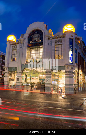 Bibendum Restaurant Michelin Haus bei Nacht Fulham Road South Kensington London England UK Stockfoto