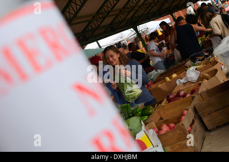 Der Bauernmarkt am osteuropäischen Markt. DC älteste betrieben kontinuierlich öffentlichen Markt mit frischen Lebensmitteln. Washington D.C. USA Stockfoto