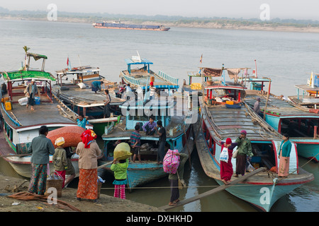 Myanmar, Mingun, Boot Stockfoto