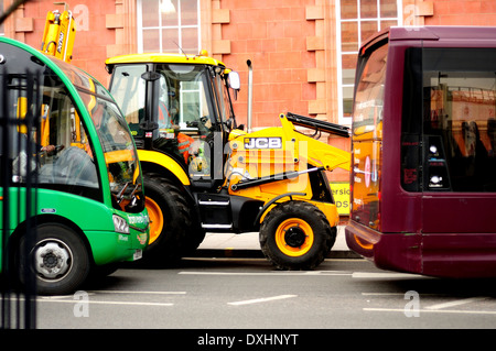 JCB Bagger Busse Traffic Congestion Nottingham Stockfoto