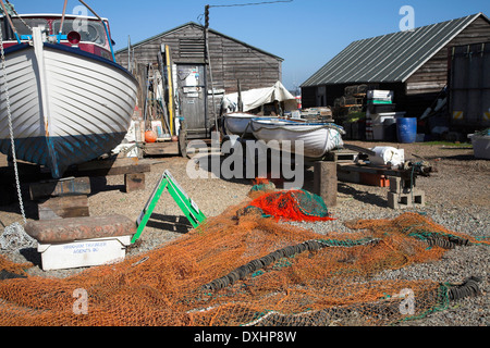 Boote, Fischernetze und Ausrüstung, Fähre von Felixstowe, Suffolk, England, UK Stockfoto