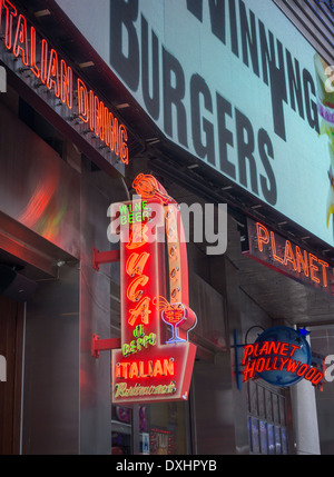 Buca di Beppo italienischen legeres Restaurant und Themenrestaurant Planet Hollywood am Times Square in New York Stockfoto