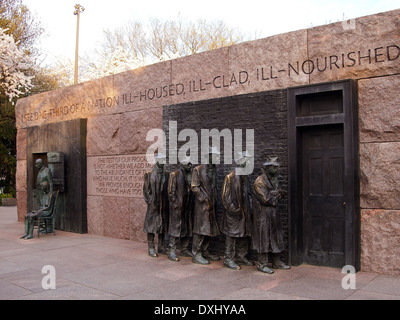 Eine Bronzeskulptur, die das Existenzminimum von Bildhauer George Segal, genannt gehört zu den Franklin Delano Roosevelt Memorial in Washingt Stockfoto