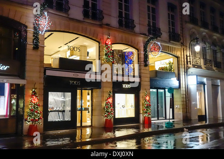 Weihnachts-Dekorationen auf Rue St Honore, Paris, Frankreich Stockfoto