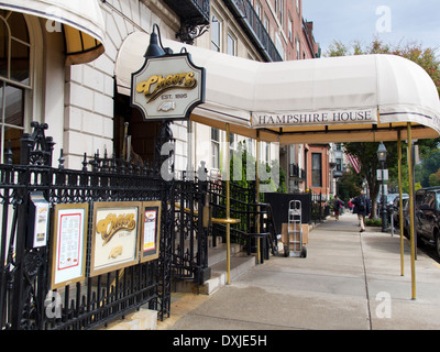 Außenseite des berühmten "Cheers" Bar in Boston Stockfoto