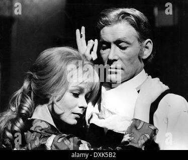 DIE HERRSCHENDE KLASSE (BR1972)-CAROLYN SEYMOUR, PETER O' TOOLE Stockfoto