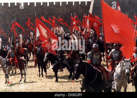 MIT Feuer und Schwert (POL 1999) montiert Krieger Stockfoto