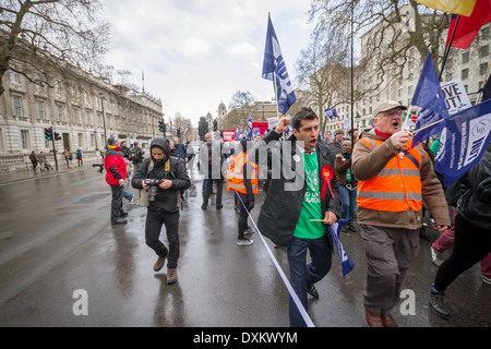 Tausende von Lehrern Streik März auf Mutter Tag in London Stockfoto