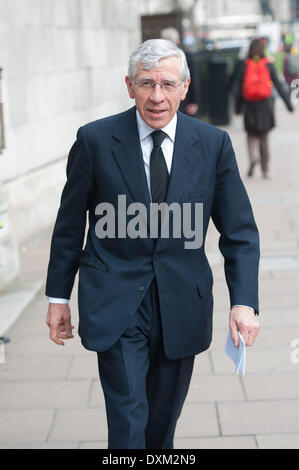 London, UK. 27. März 2014. Labour MP Jack Straw kommt bei der Beerdigung des ehemaligen Labour MP Tony Benn, im St.-Margarethen Kirche in Westminster, am Donnerstag, 27. März 2014 statt. Bildnachweis: Heloise/Alamy Live-Nachrichten Stockfoto