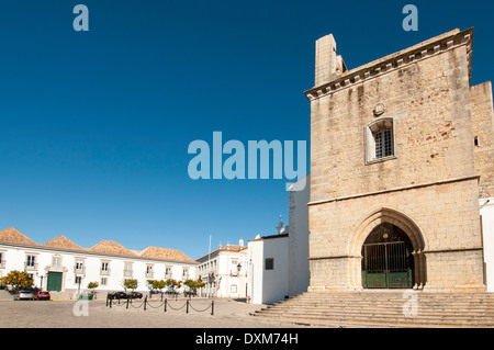 Kathedrale in Platz Largo da Se Kathedrale, Altstadt von Faro, Portugal Stockfoto