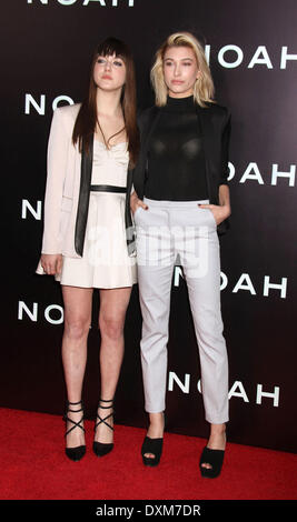 New York, New York, USA. 26. März 2014. Schauspieler STEPHEN BALDWIN Töchter (L-R) ALAIA BALDWIN und HAILEY BALDWIN die New Yorker Premiere von 'Noah' besuchen statt im Ziegfeld Theater. Bildnachweis: Nancy Kaszerman/ZUMAPRESS.com/Alamy Live-Nachrichten Stockfoto