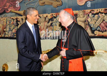 Vatikan, Rom, Italien. 27. März 2014. Francis Papst trifft der Präsident der Vereinigten Staaten von Amerika Barack Obama in einer privaten Anhörung. Auf diesem Foto Obama mit vatikanischen Staatssekretär Parolin Credit: wirklich Easy Star/Alamy Live News Stockfoto