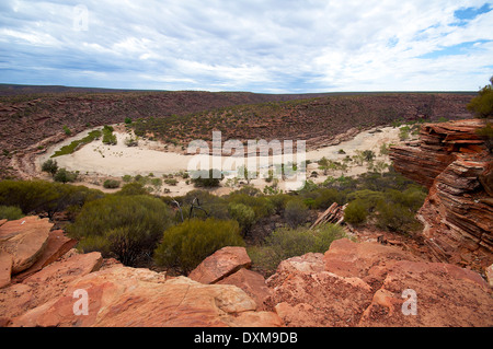 Panoramablick auf trockenes Flussbett im Kalbarri National Park Stockfoto