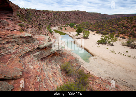 Suche über Flussbett im Kalbarri National Park Stockfoto