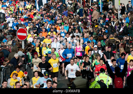Coventry-Halbmarathon 2014 beginnen, Coventry, UK. Stockfoto