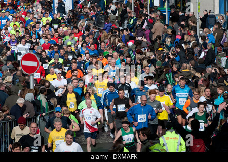 Coventry-Halbmarathon 2014 beginnen, Coventry, UK. Stockfoto