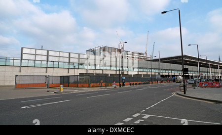 Blick auf St. Pancras und Kings Cross von Pancras Road London NW1 UK KATHY DEWITT Stockfoto