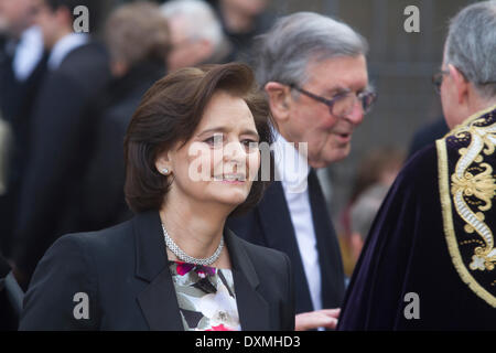 Westminster London, UK. 27. März 2014. Cherie Blair QC Ehefrau des ehemaligen britischen Premierministers Tony Blair als einer der vielen Gäste und Würdenträger, die Teilnahme an der Beerdigung des ehemaligen Labour MP Tony Benn am St.-Margarethen Kirche in Westminster Stockfoto