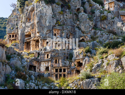 Felsengräber in die Felswand in den antiken Ruinen von Myra, Demre, Provinz Antalya, Lykien, Türkei Stockfoto