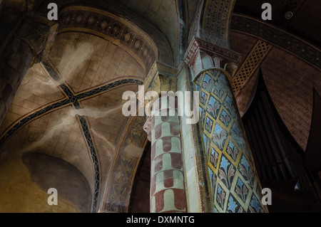 Innenarchitektur der Eglise Notre-Dame la Grande. Poitiers, Frankreich Stockfoto