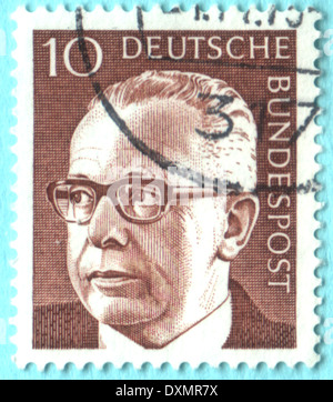Deutschland - ca. 1971 A Briefmarke gedruckt in Deutschland zeigt ein Porträt des Bundespräsidenten Gustav Walter Heinemann, ca. 1971. Stockfoto