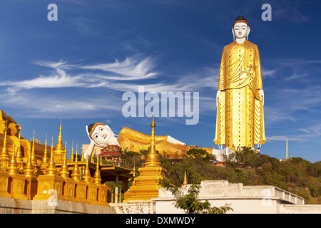 Bodhi Tataung Standing Buddha ist das zweite höchste Statue der Welt. Monywa, Myanmar. Stockfoto