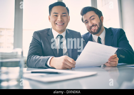 Porträt von zwei erfolgreiche Unternehmer Stockfoto