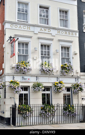 Der Coach und Pferde Pub in Hill Street, Mayfair, London, Großbritannien. Stockfoto