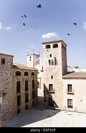 San Jorge Platz und Los Golfines de Abajo Palast, Altstadt, Caceres Stockfoto