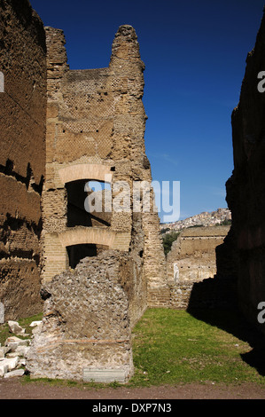 Italien. Hadrians Villa. Kaiserliche Villa, erbaut von Kaiser Hadrian (76-138). 2. Jahrhundert. Der Palast. Tivoli. Stockfoto