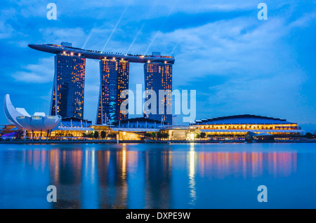 Abend der Marina Bay Sands in Singapur, Asien Stockfoto